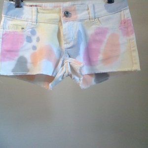 1st Kiss white/ multi color jean size 5 short shorts